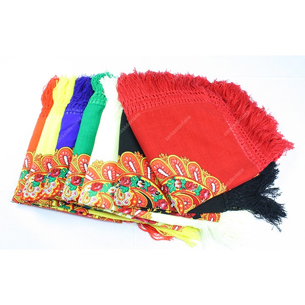 MEIO LENÇO MINHOTO COM FRANJA DE LÃ INDUSTRAL